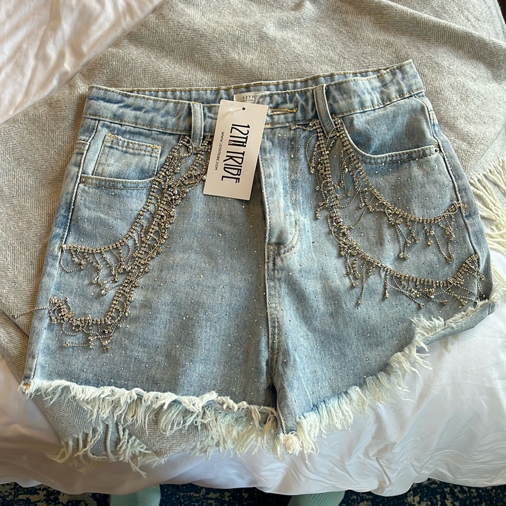 12th tribe shorts NWT size small